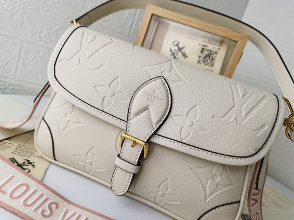 ルイヴィトンバッグ側面デザイン